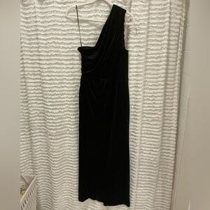 Elegant Black One-Shoulder Dress
